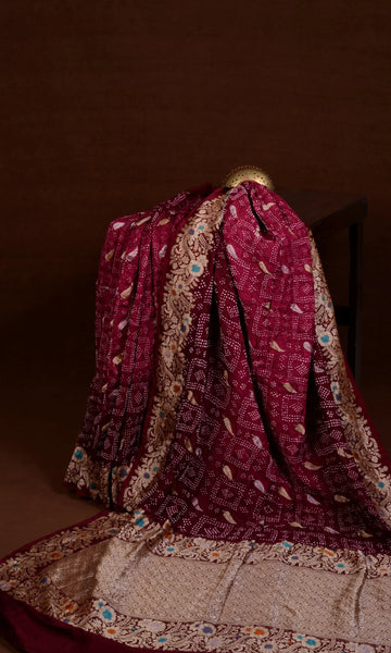 Kadva Border Mina Bandhani Saree