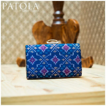Single Ikkat Patola Chanda Memorable Clutch 101
