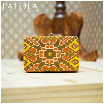 Single Ikkat Patola Manekchowk Memorable Clutch 1
