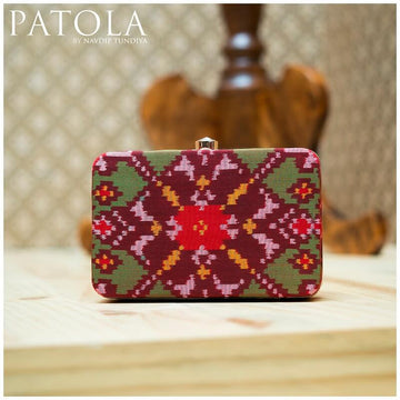 Single Ikkat Nau Ratan Clutch
