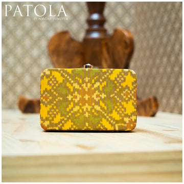 Single Ikkat Patola Nau Ratan Memorable Clutch 1