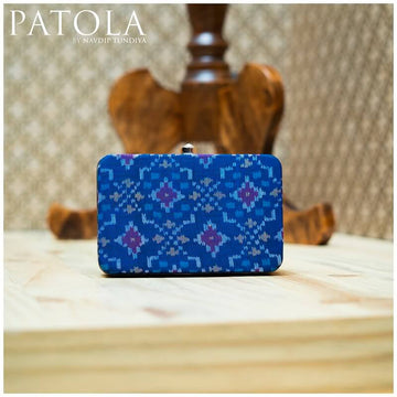 Single Ikkat Navdip Tundiya Patola Chanda Clutch memorable 1