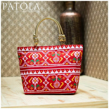 Double Ikkat Patola Ghugharo