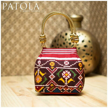 Double Ikkat Patola Ghugharo