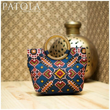 Double Ikkat Patola Manekchowk Handbag