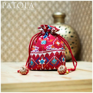 Double Ikkat Patola Flower Motif