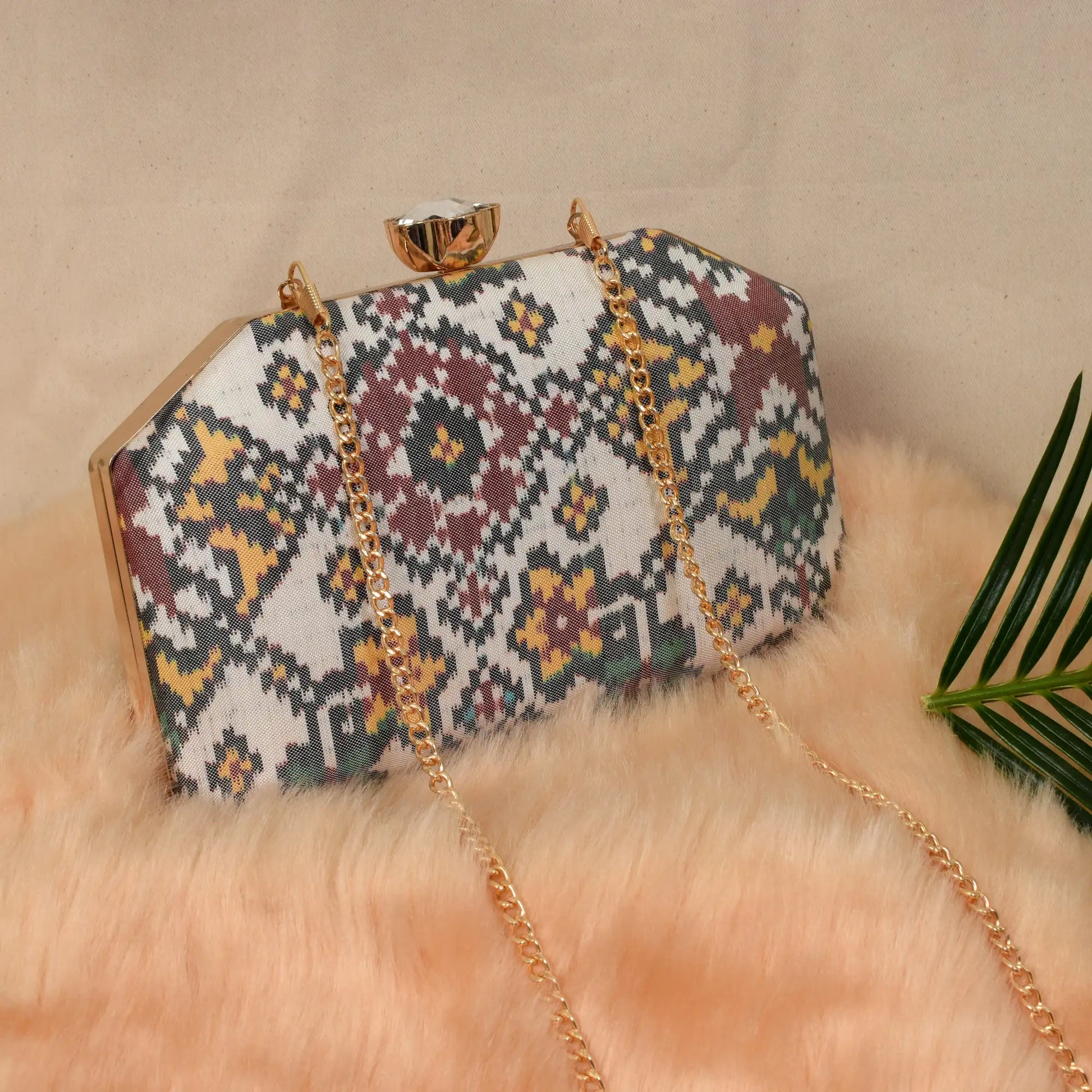 Single Ikat Patola Clutch