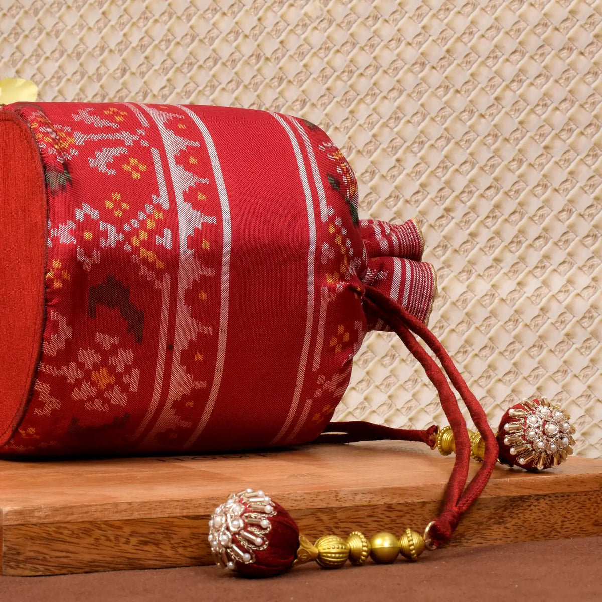Red Batwa Single Ikat Patola Batwa – My Store
