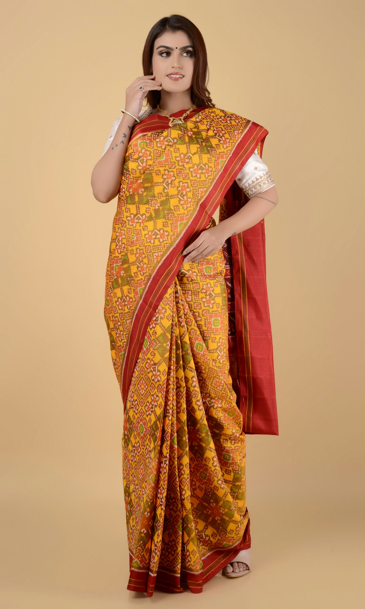 Single Ikat Patola Saree Nau Ratan