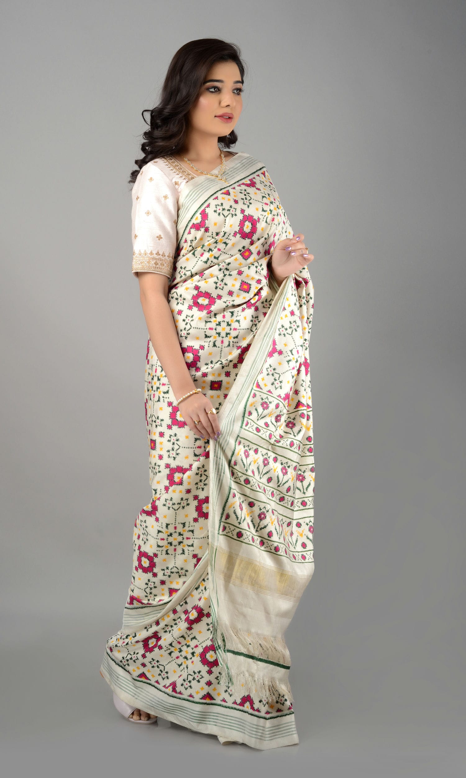 Double Ikat Patola Saree Nau Ratan