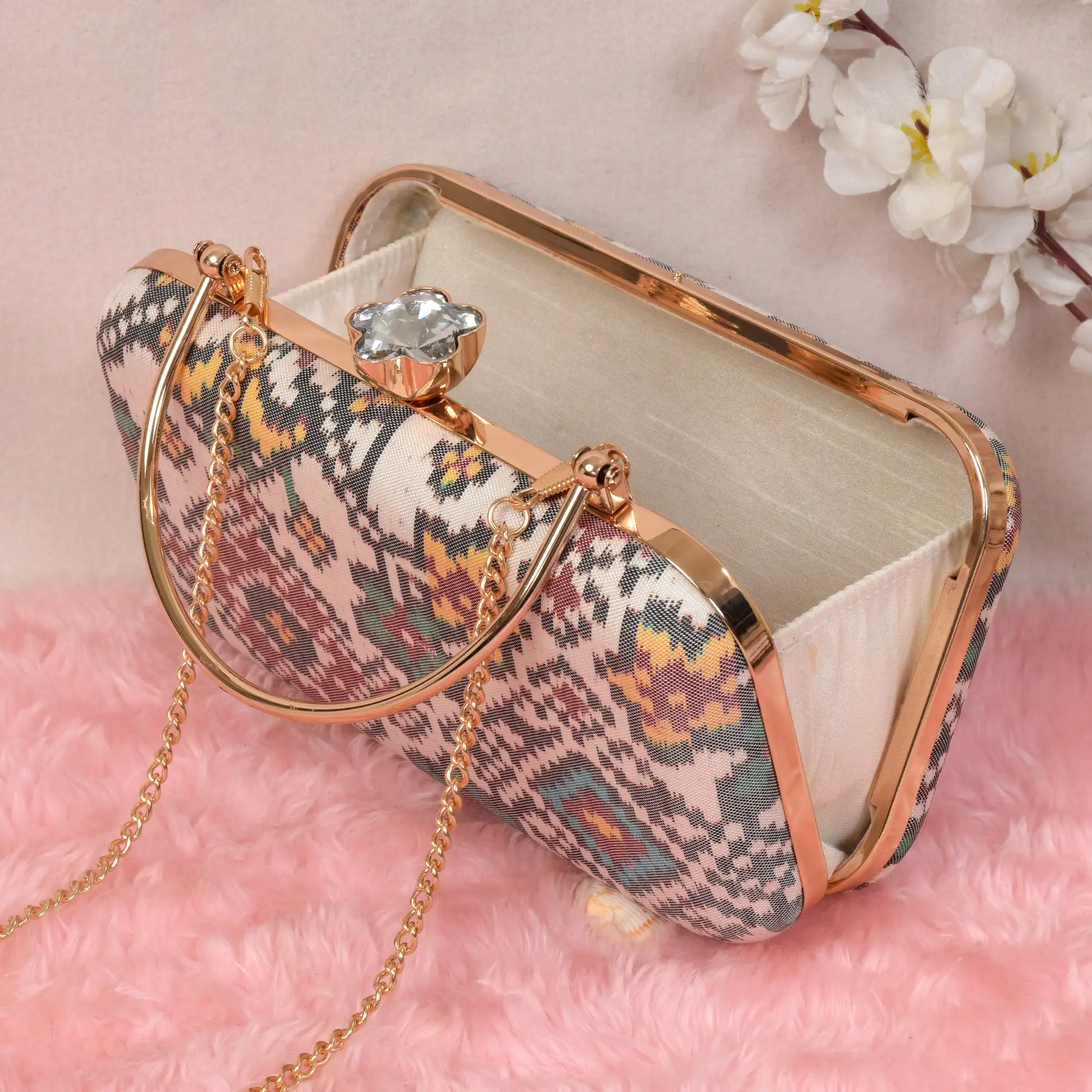 Single Ikat Patola Clutch