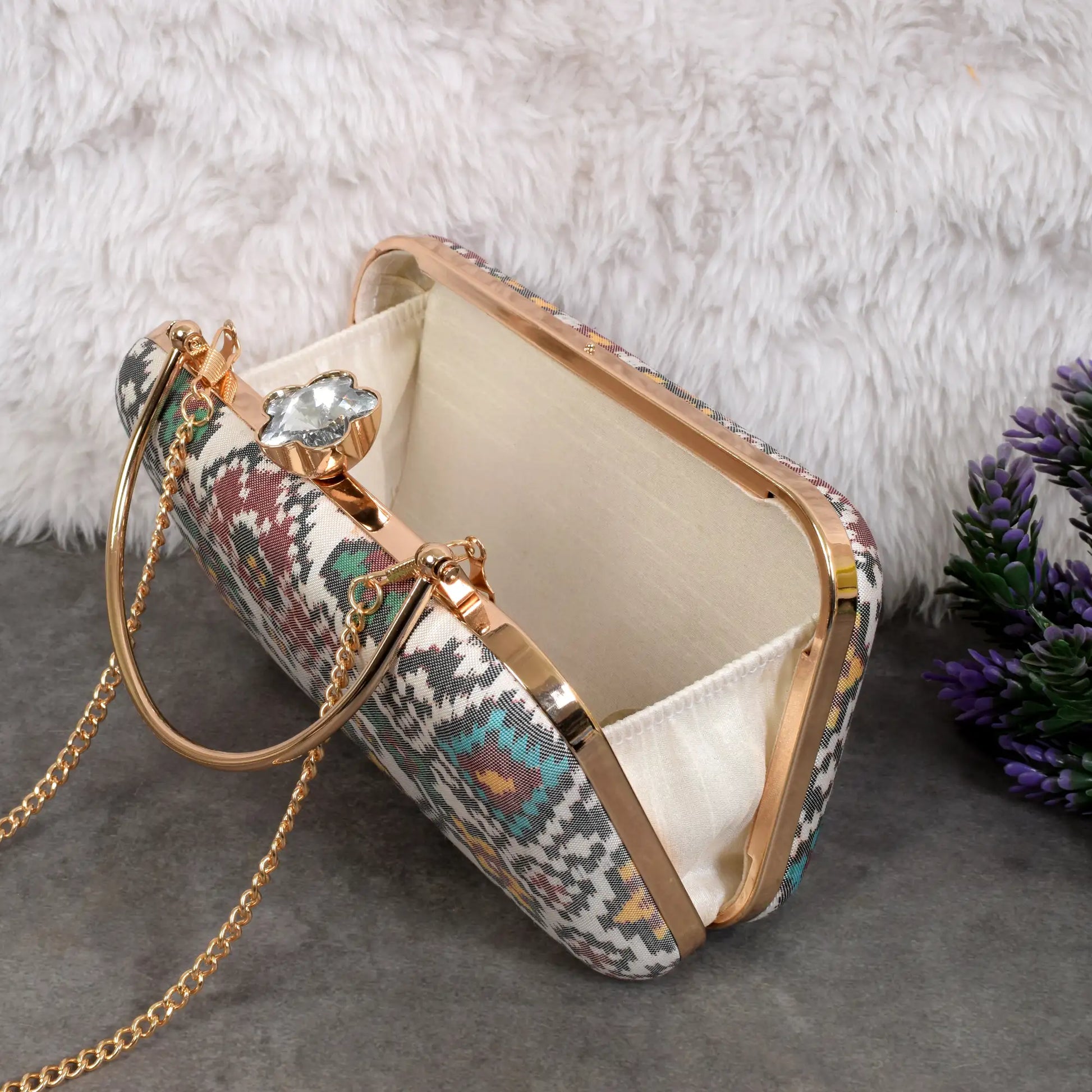 Single Ikat Patola Clutch