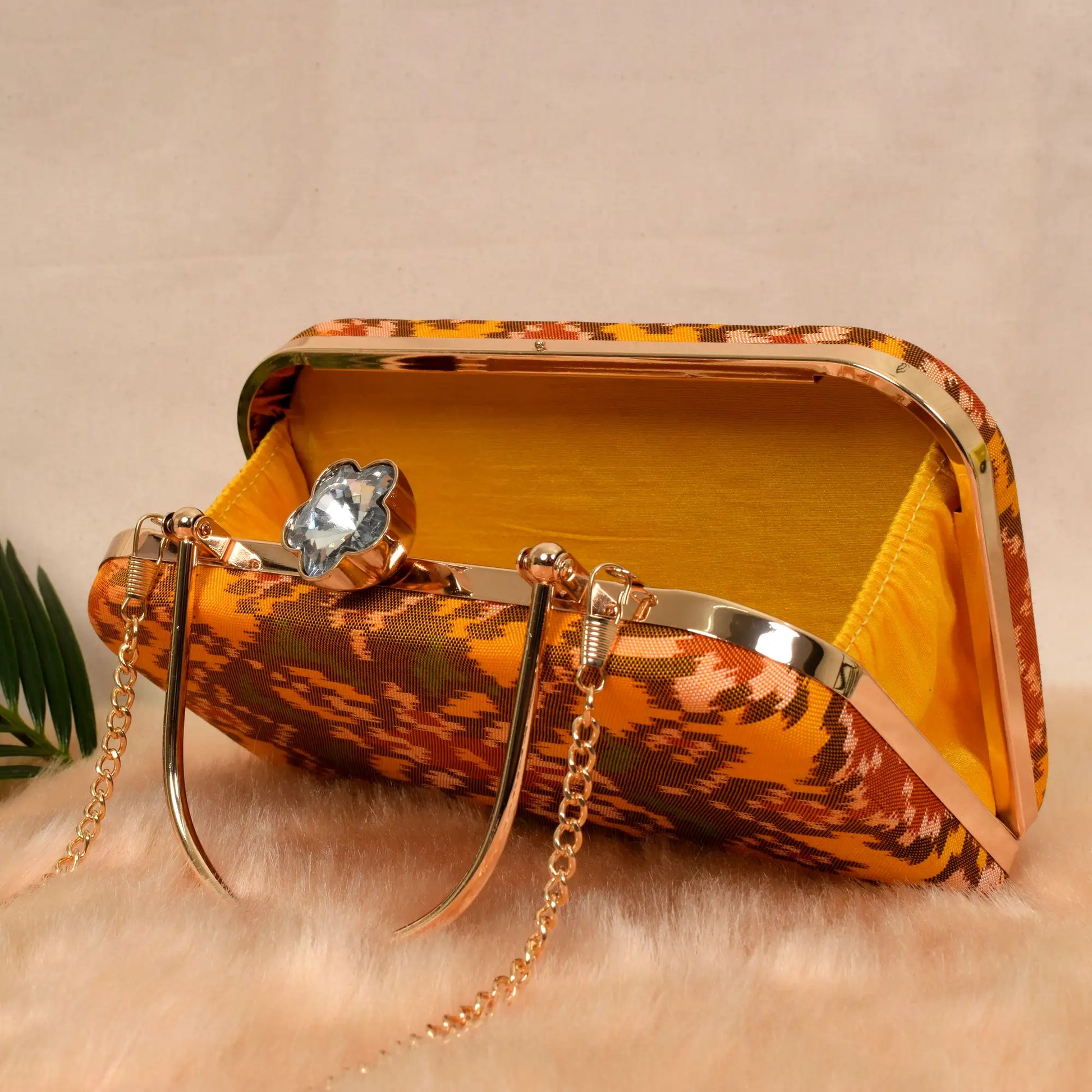 Single Ikat Patola Clutch