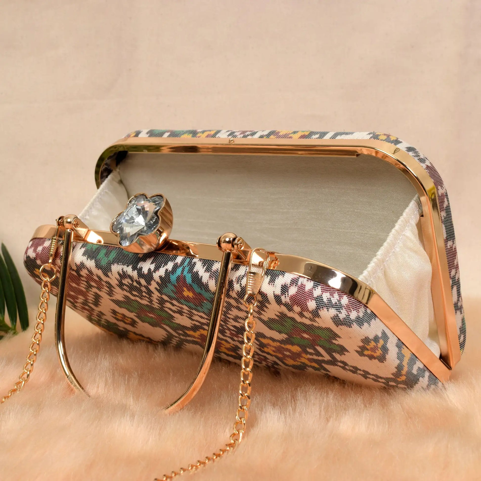 Single Ikat Patola Clutch