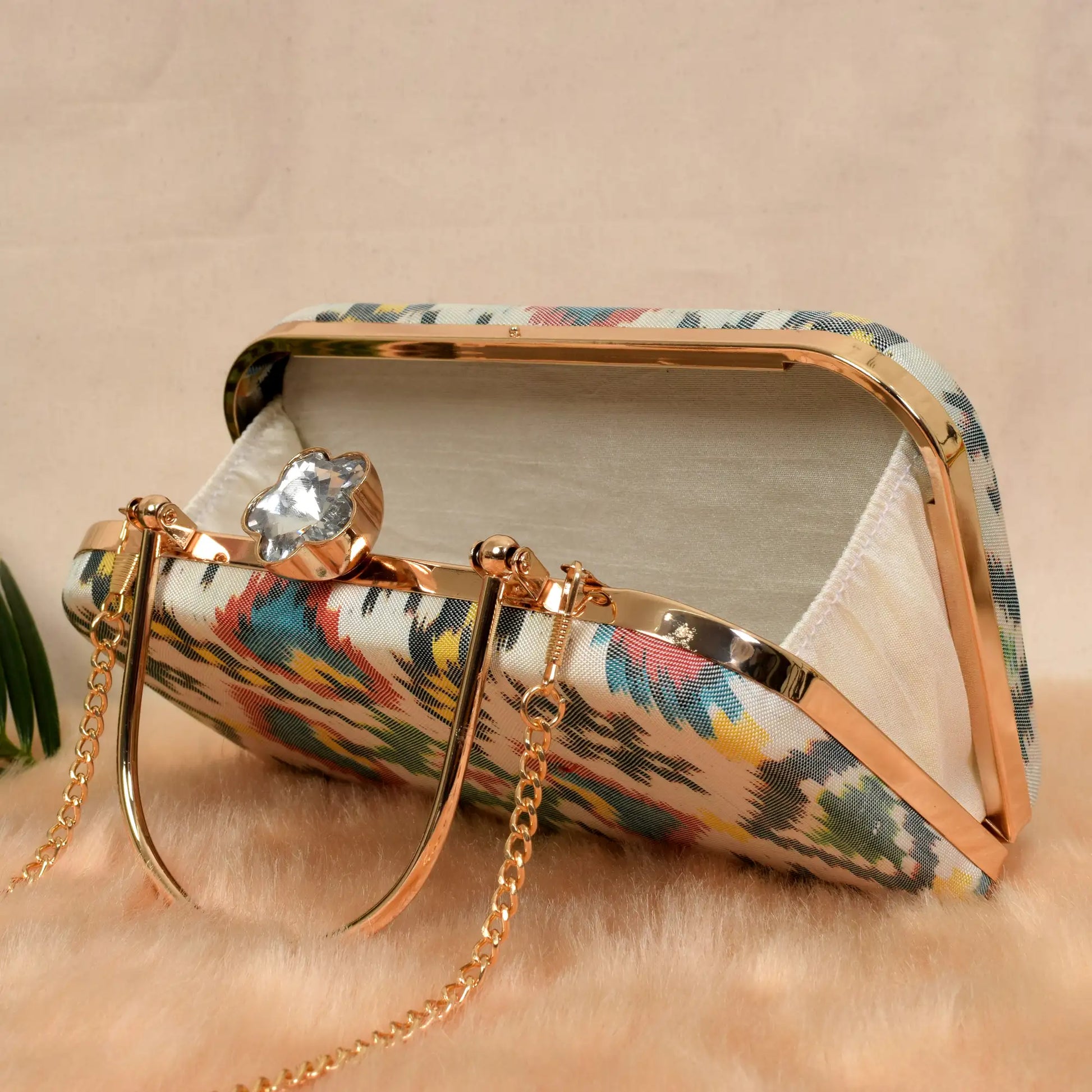 Single Ikat Patola Clutch