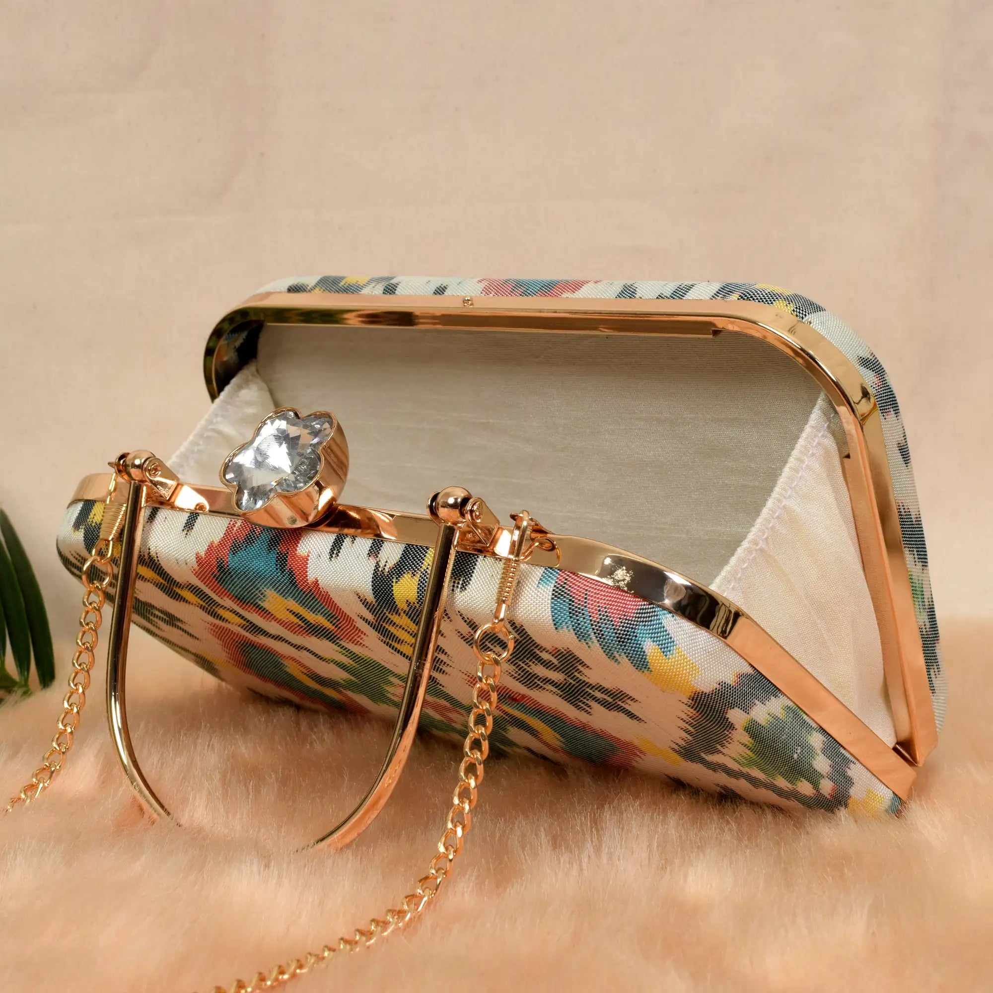 Single Ikat Patola Clutch