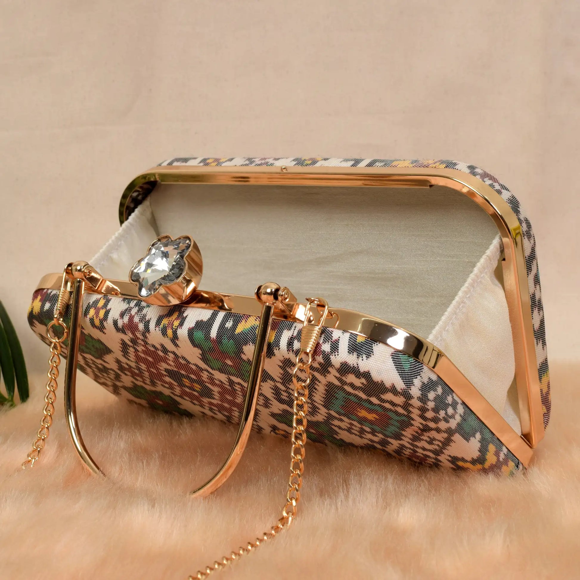 Single Ikat Patola Clutch