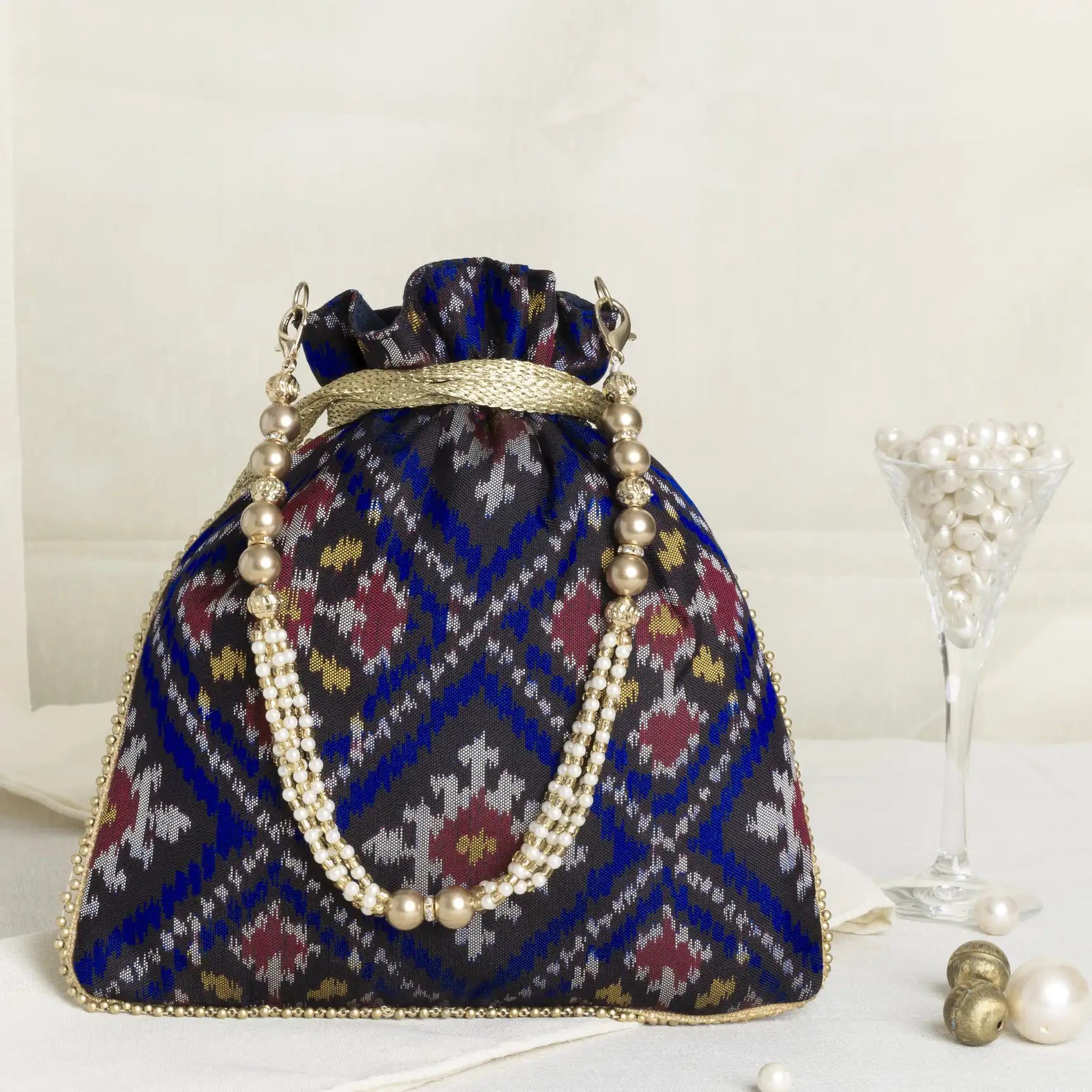 Single Ikat Patola Batwa
