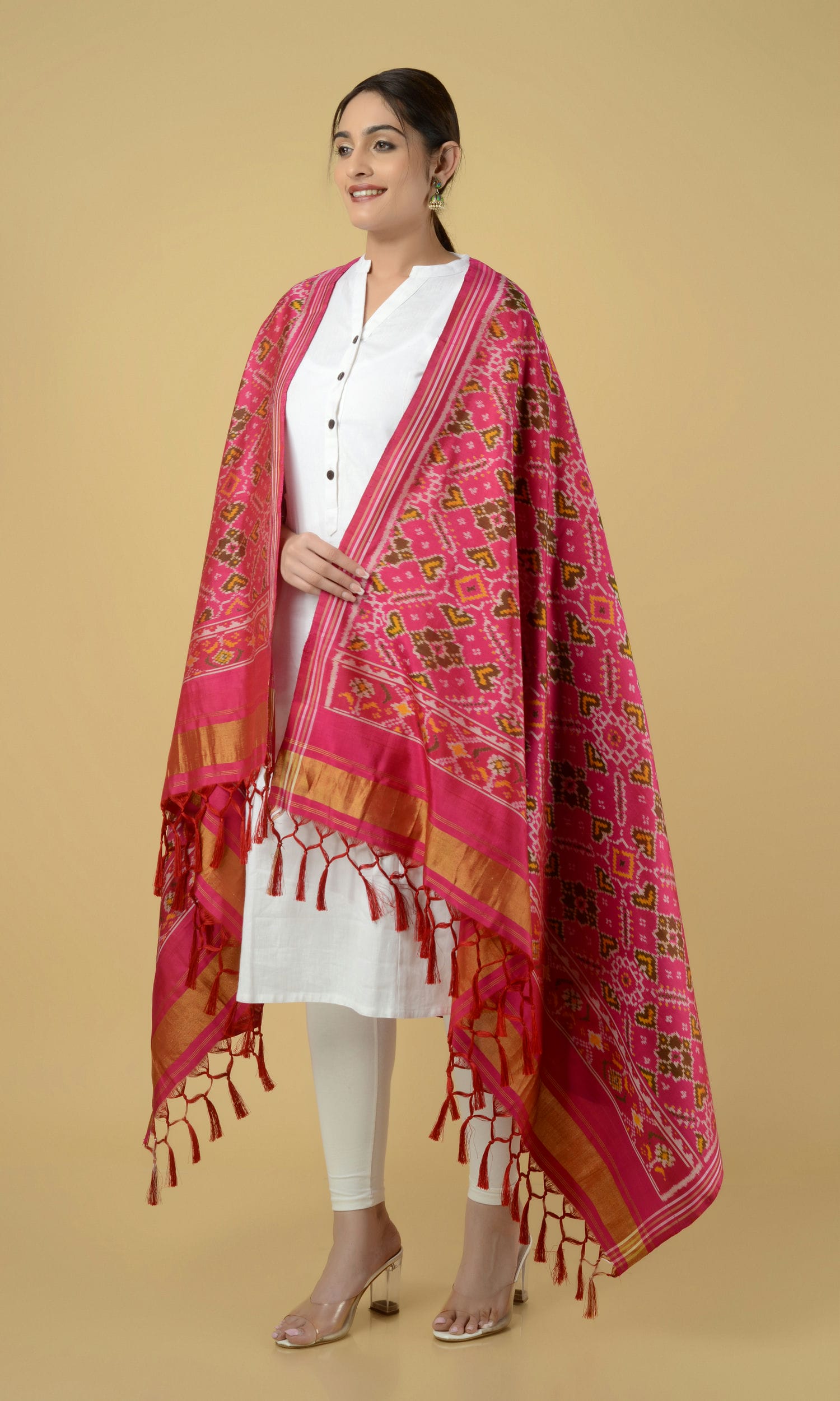 Single Ikat Patola Dupatta Manekchowk