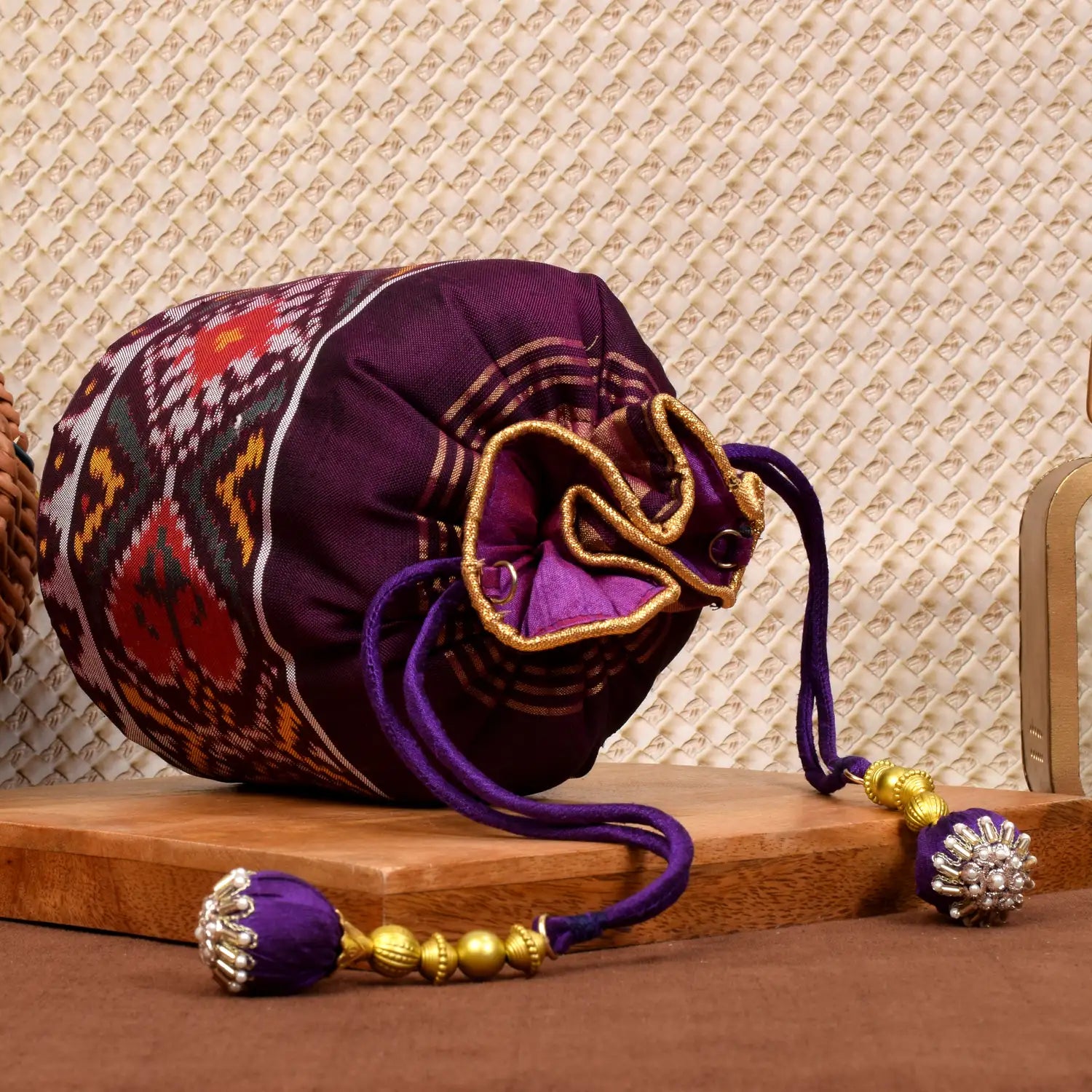 Single Ikat Patola Batwa