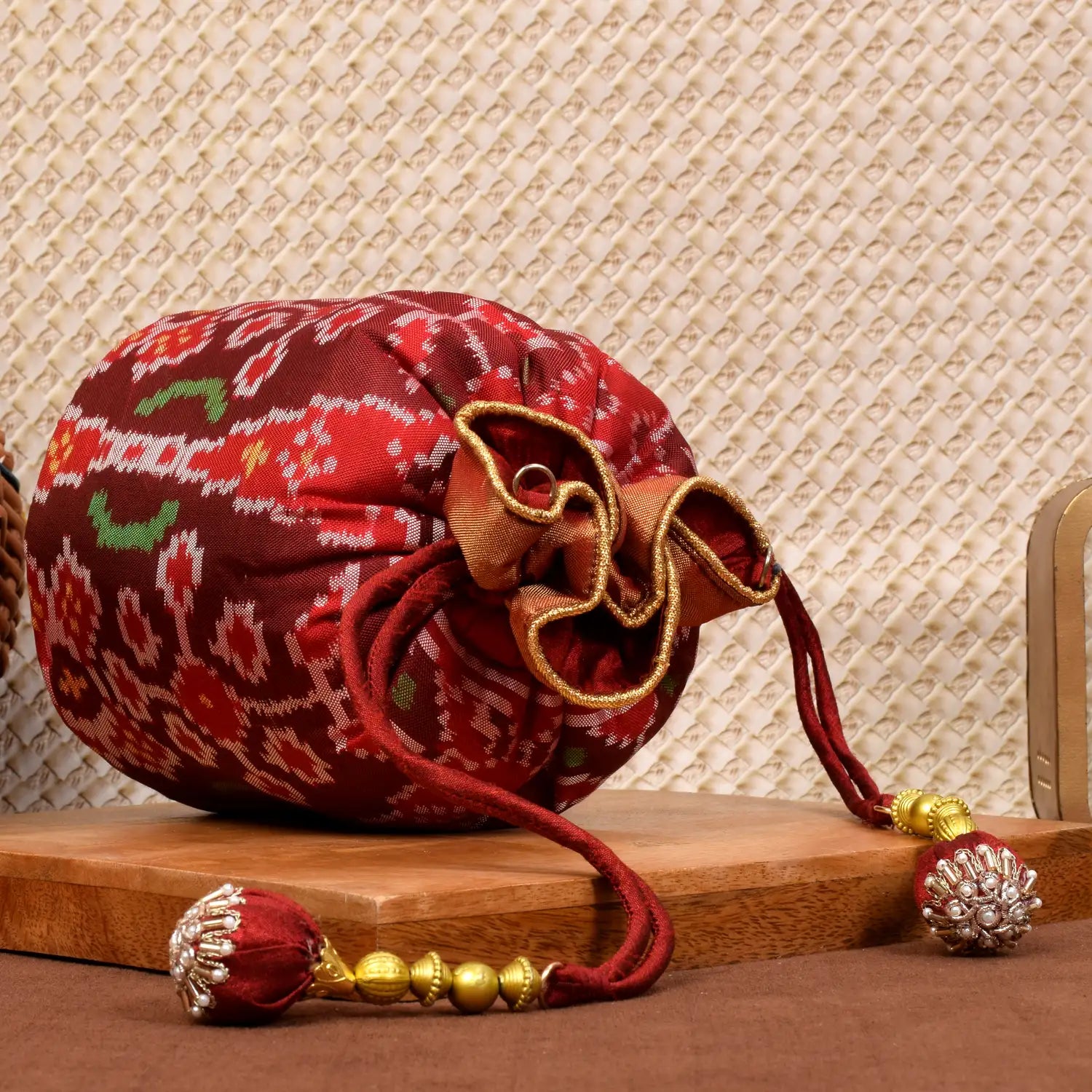 Single Ikat Patola Batwa