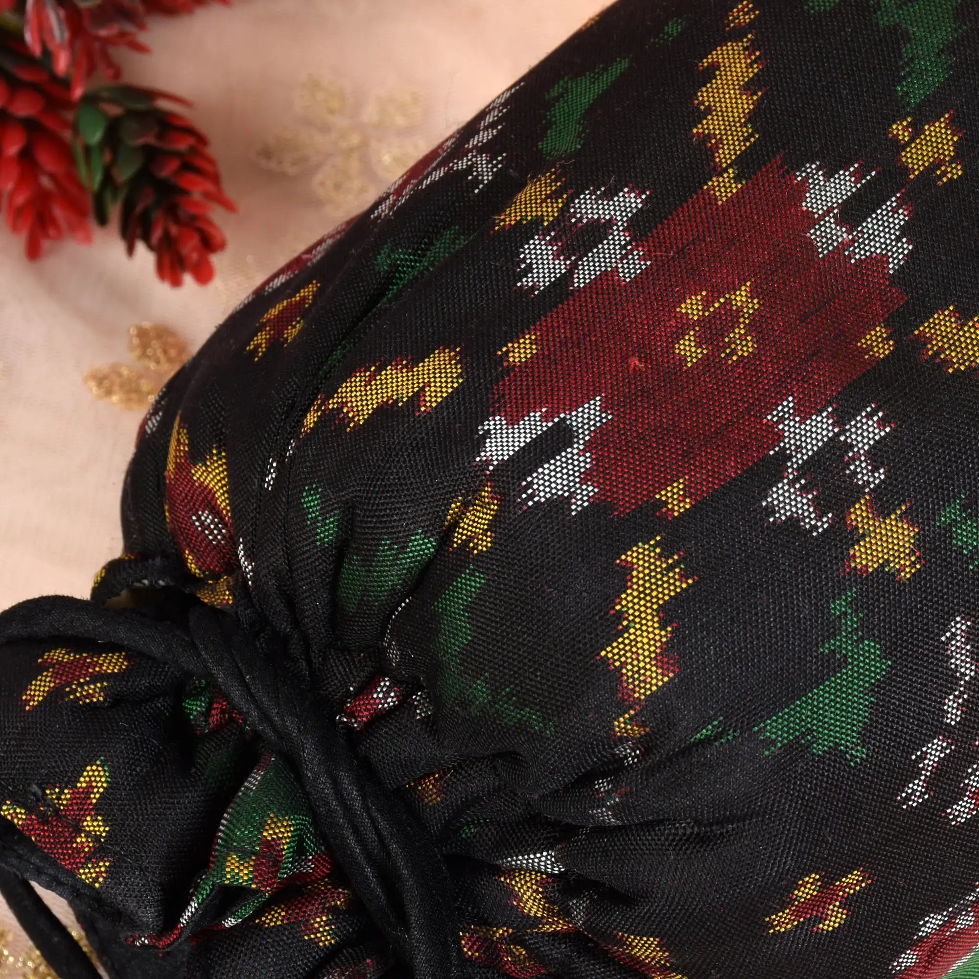 Single Ikat Patola Batwa