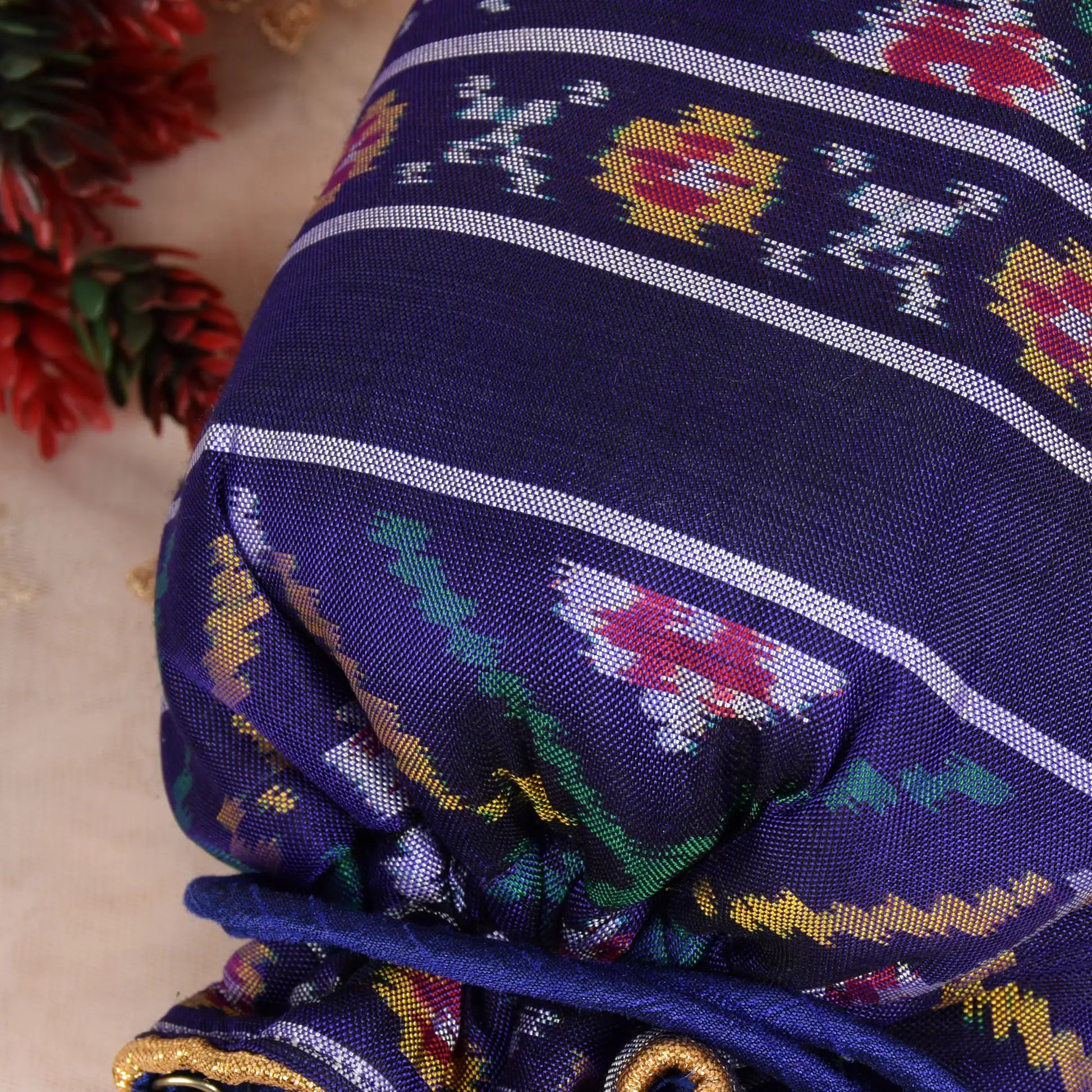 Single Ikat Patola Batwa