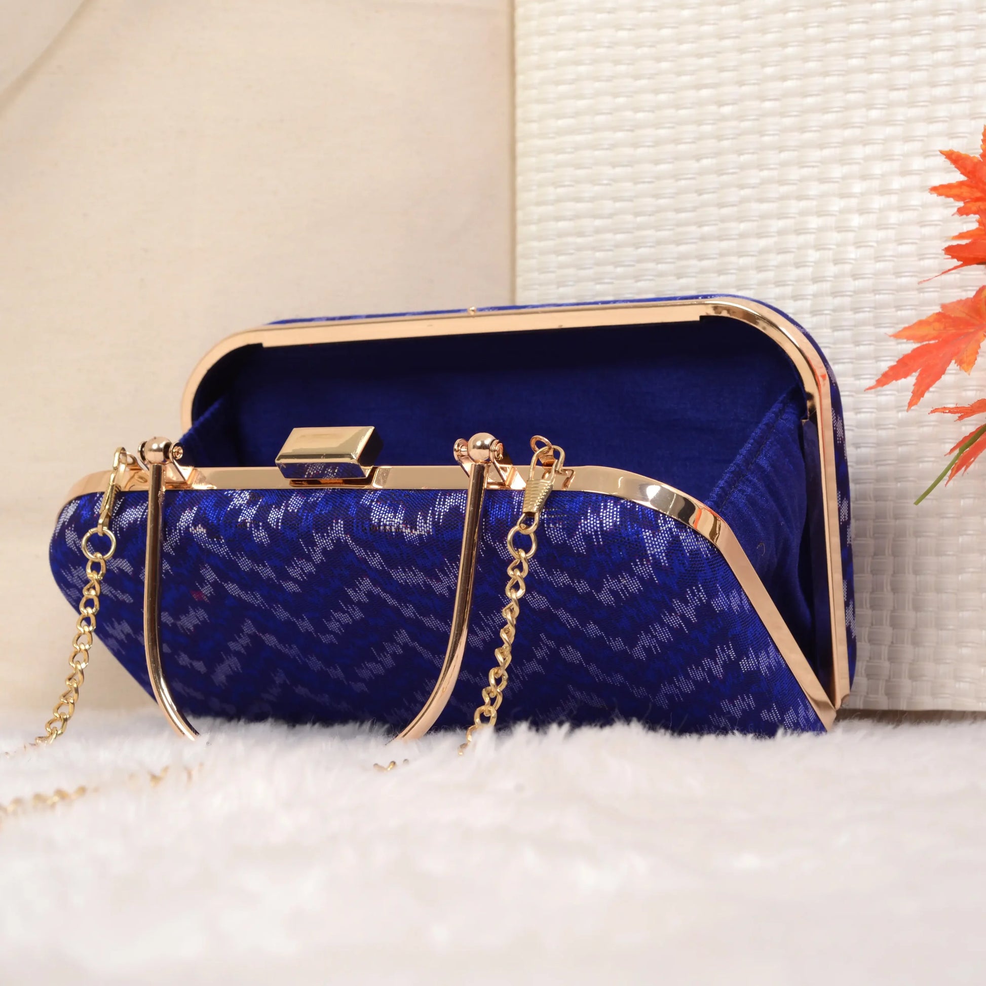 Single Ikat Patola Clutch