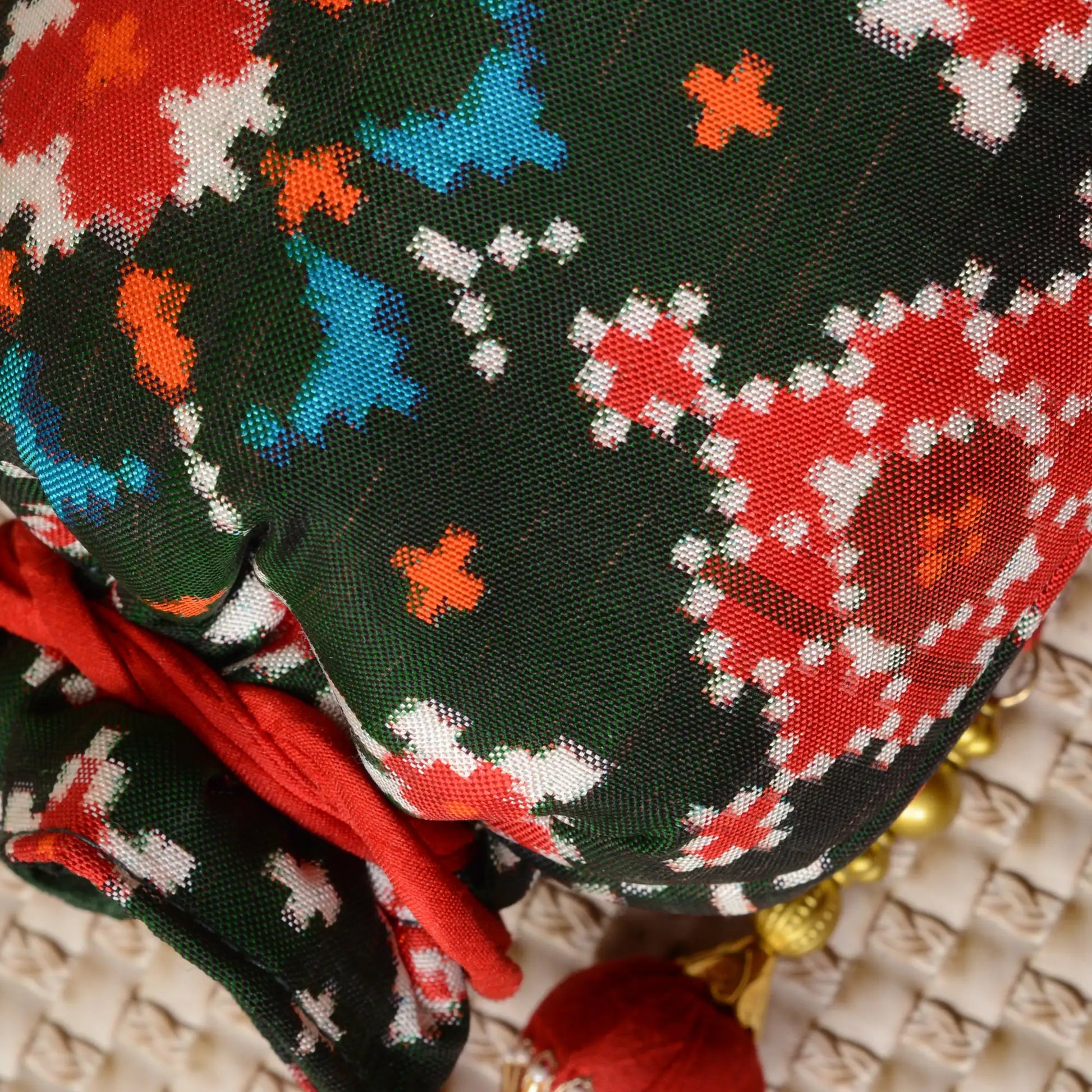 Double Ikat Patola Batwa