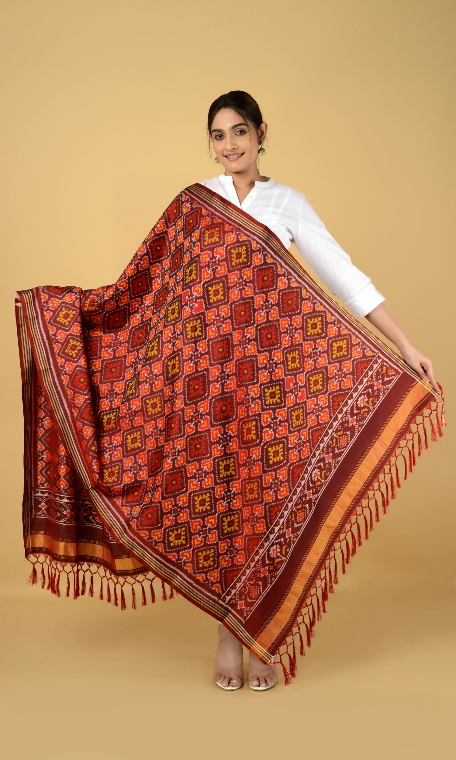 Single Ikat Patola Dupatta Pan Chanda