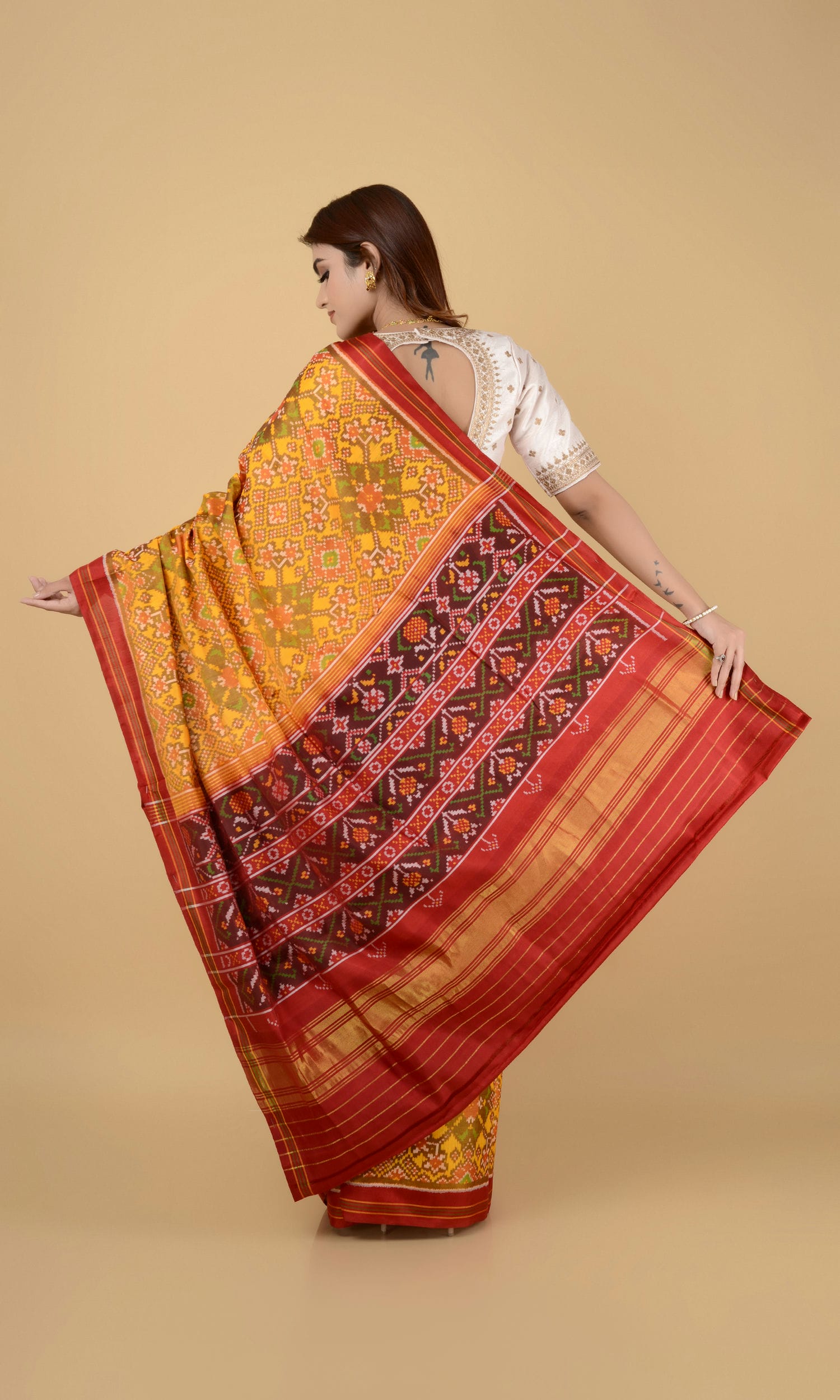 Single Ikat Patola Saree Nau Ratan