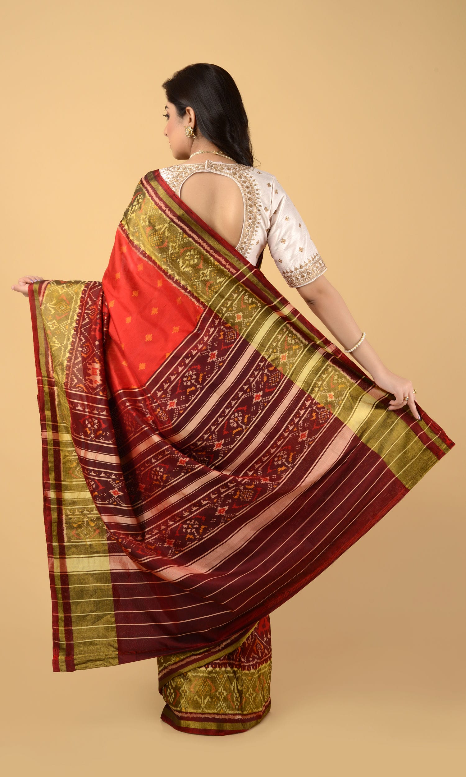 Rajkoti Patola Saree Nari Kunj Scut Bouti
