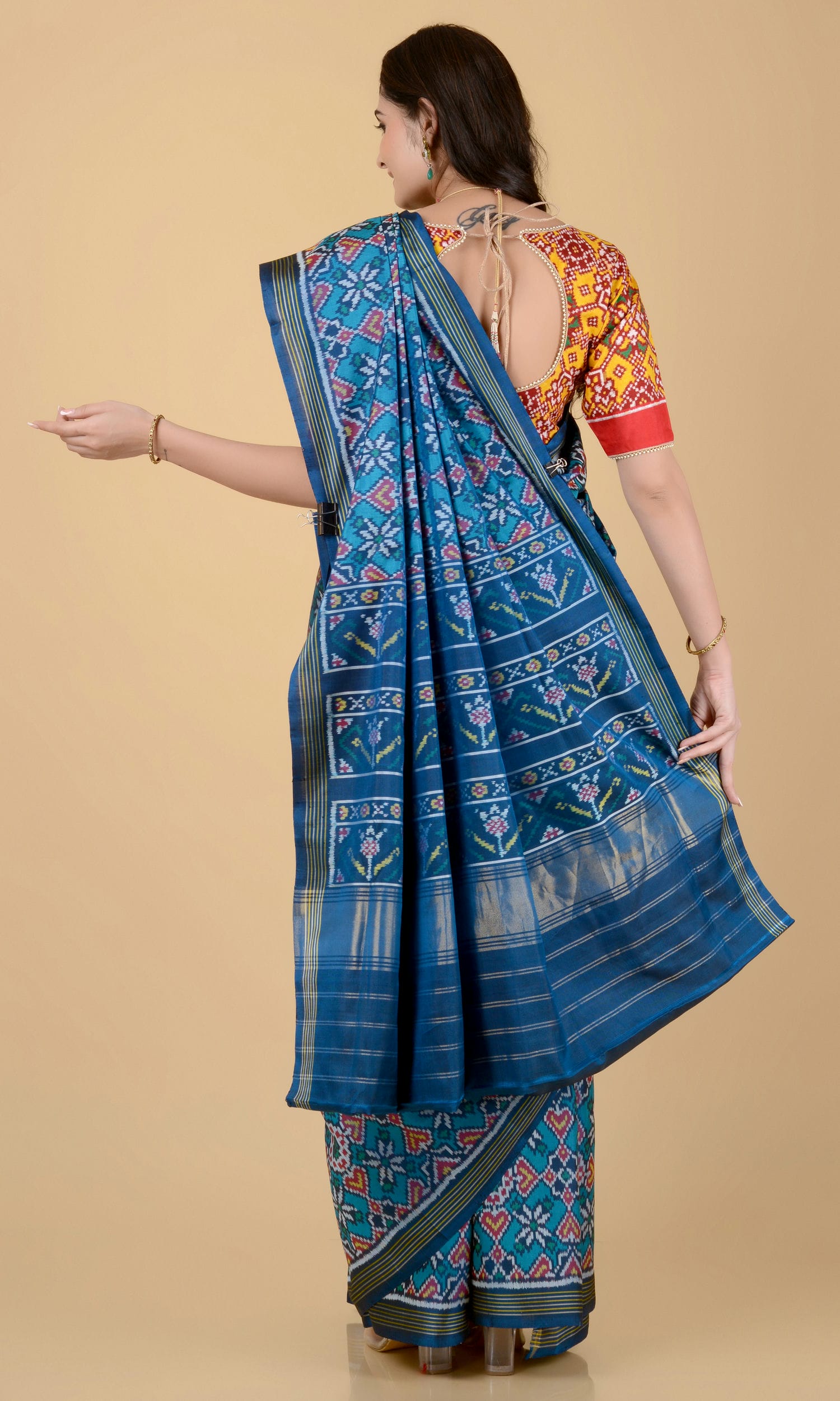 Single Ikat Patola Saree Manekchowk