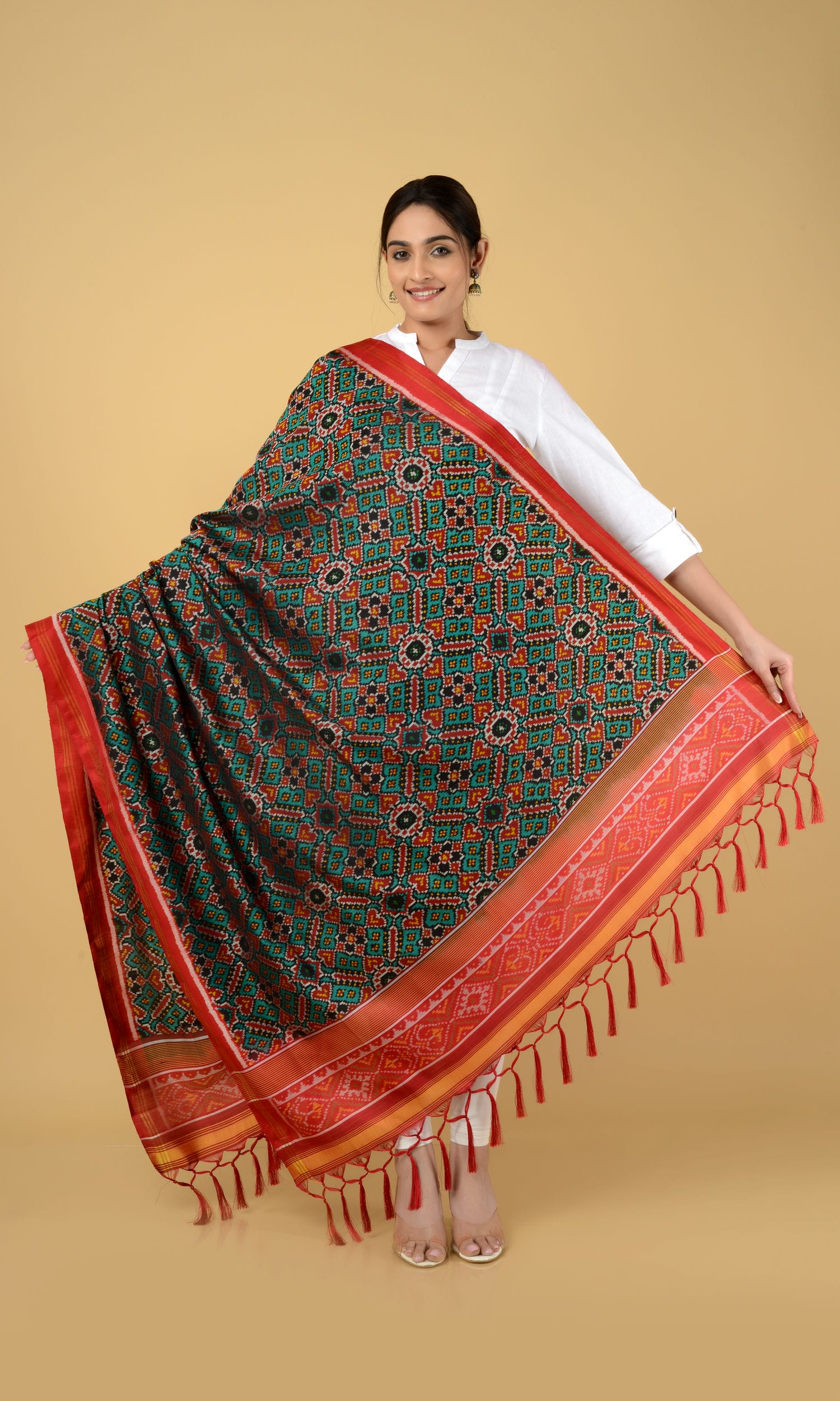 Single Ikat Patola Dupatta Manekchowk