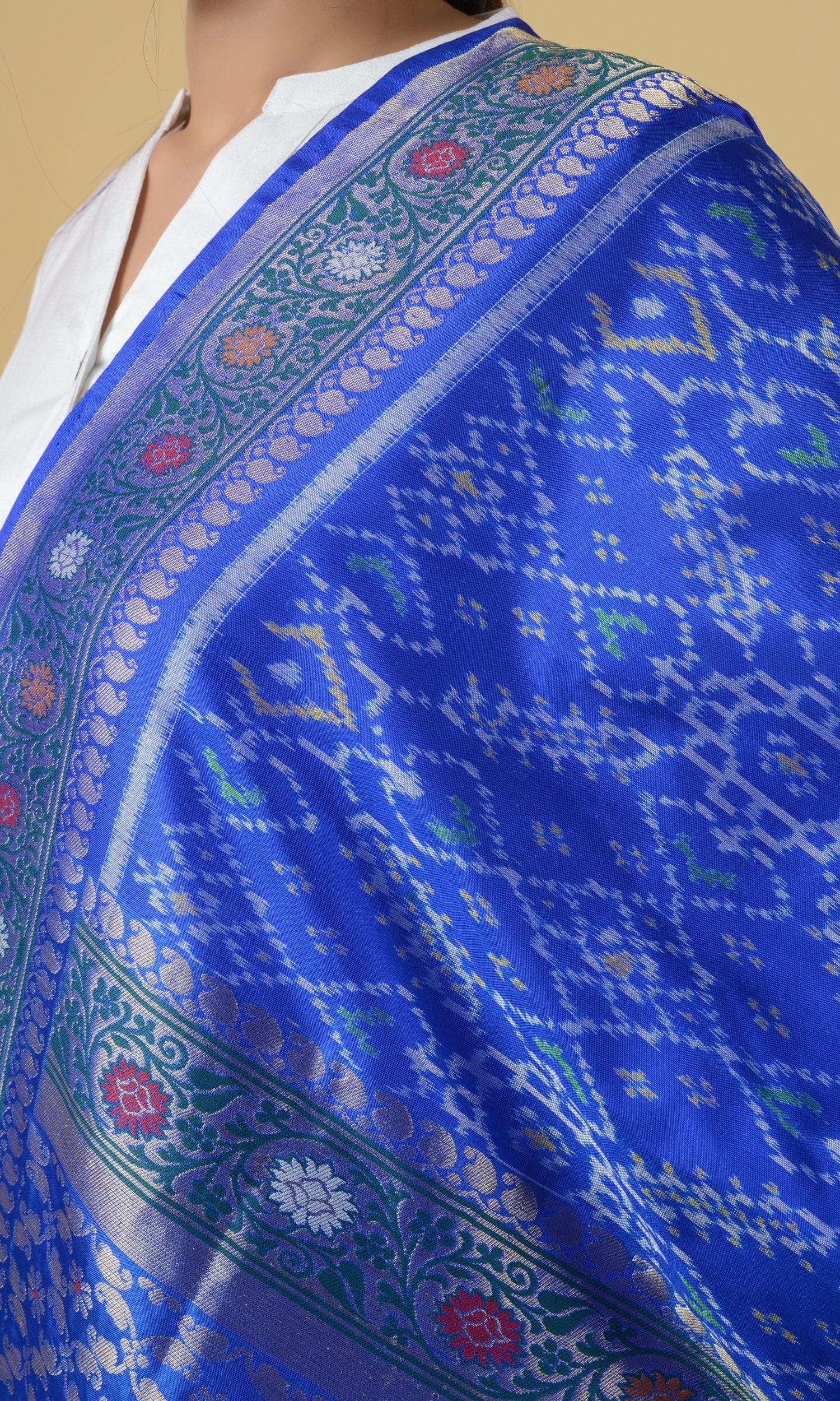 Banarasi Single Ikat Patola Dupatta Manekchowk