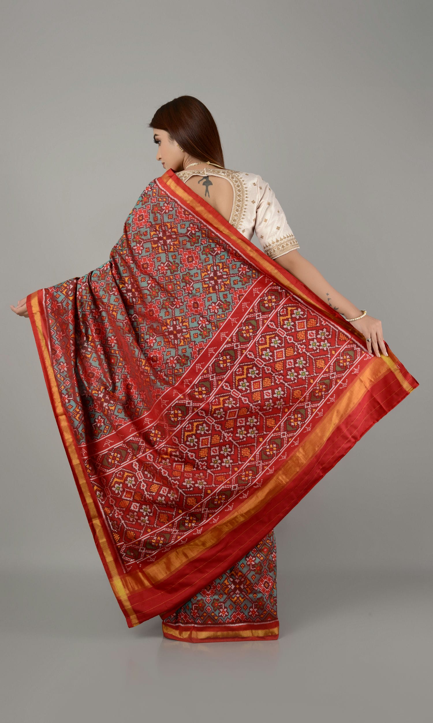 Single Ikat Patola Saree Nau Ratan