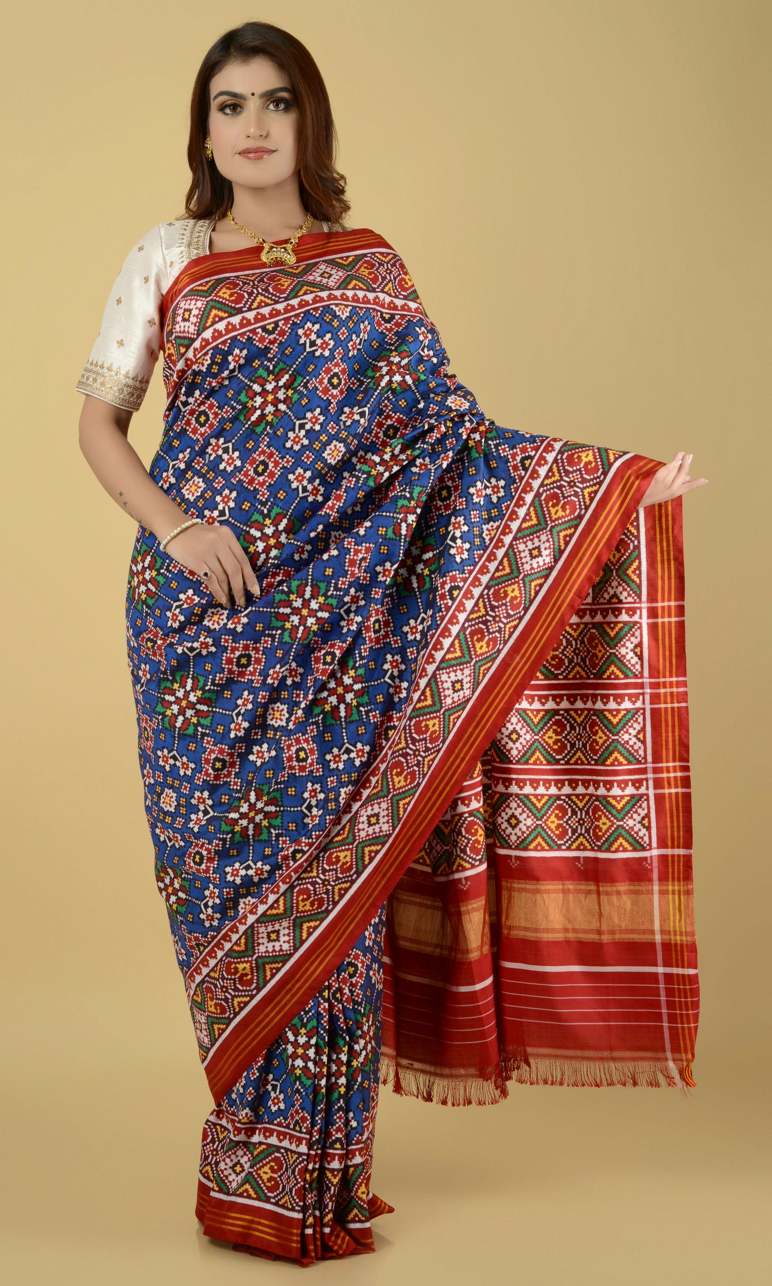 Double Ikat Patola Saree Nau Ratan