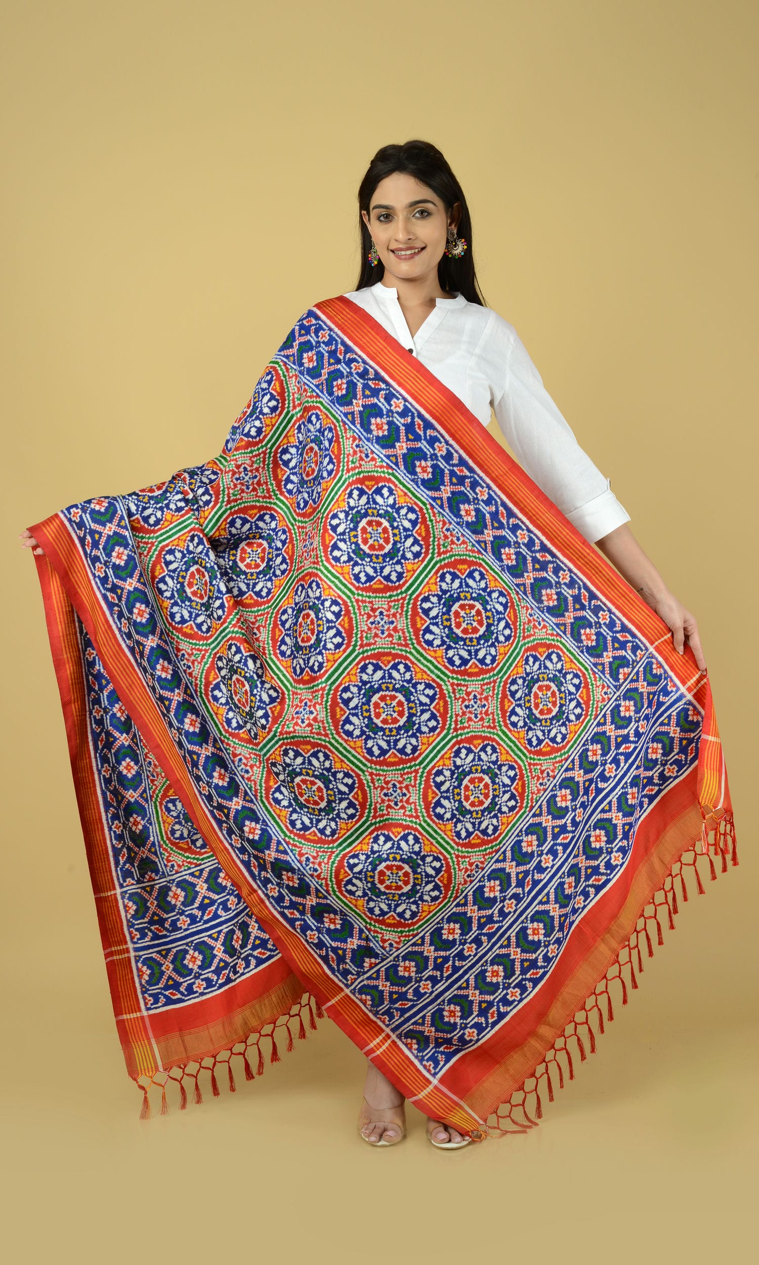 Double Ikat Patola Dupatta Flowers