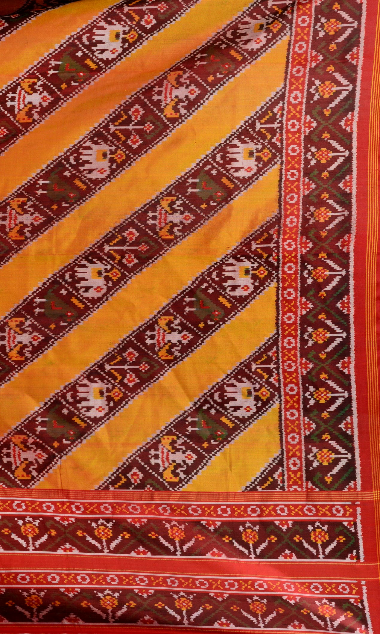 Single Ikat Patola Saree Nari Kunj Laheriya