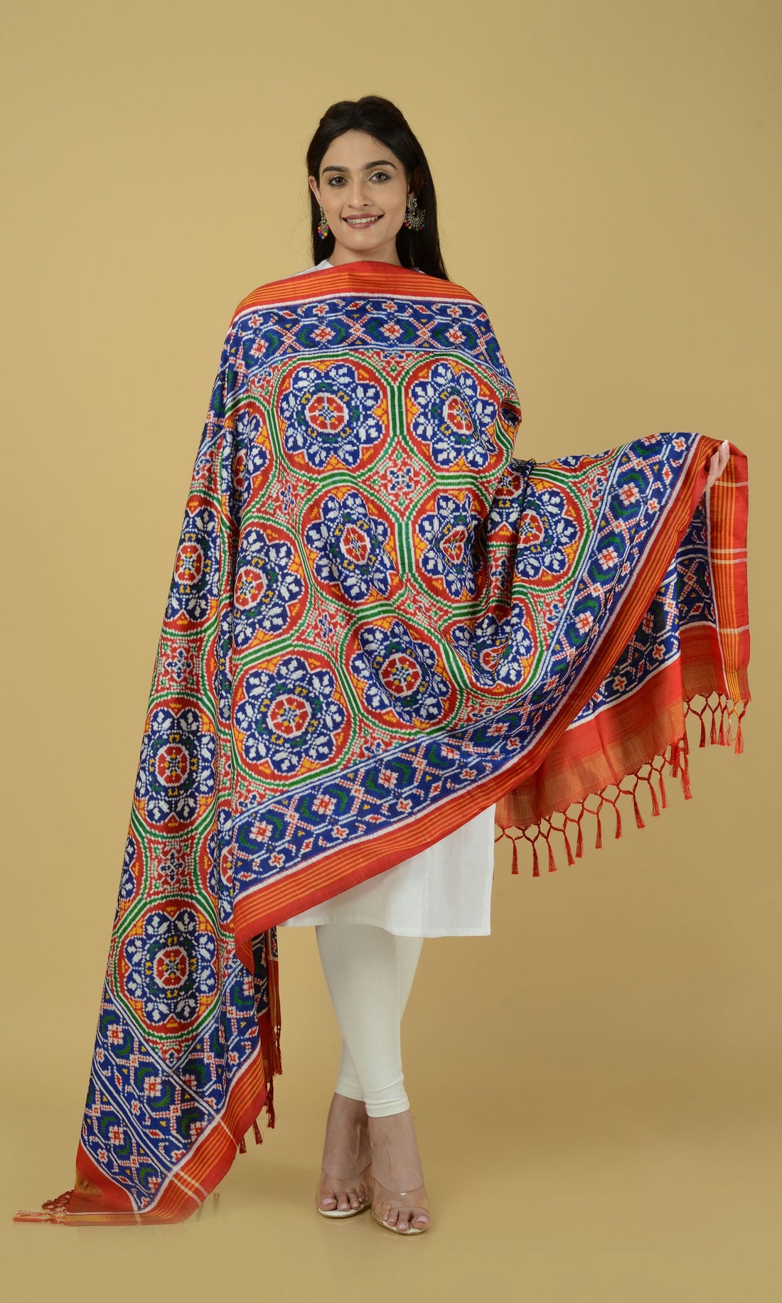 Double Ikat Patola Dupatta Flowers