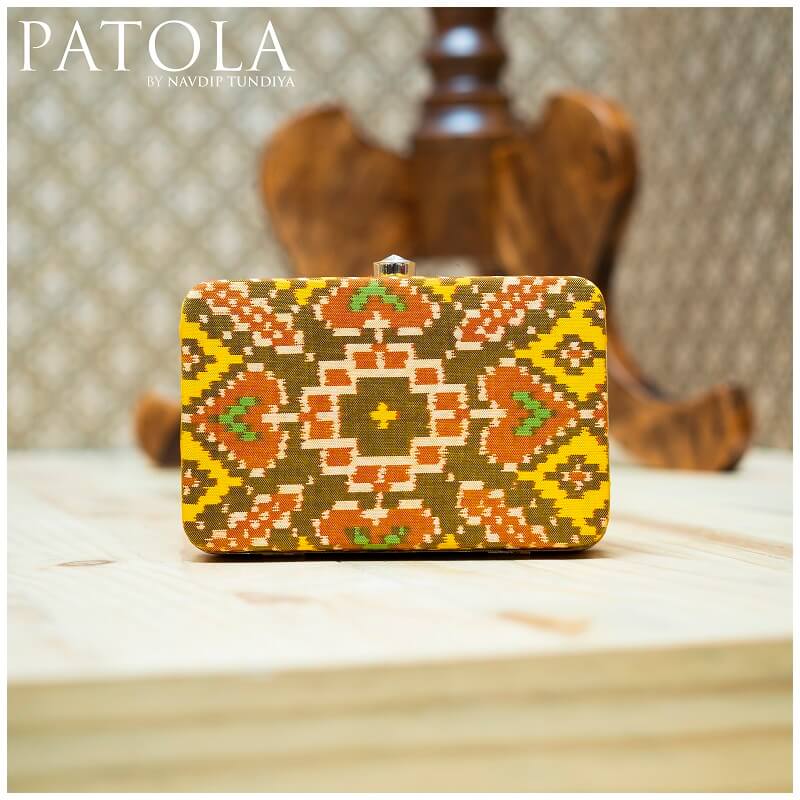 Single Ikkat Patola Manekchowk Memorable Clutch 1