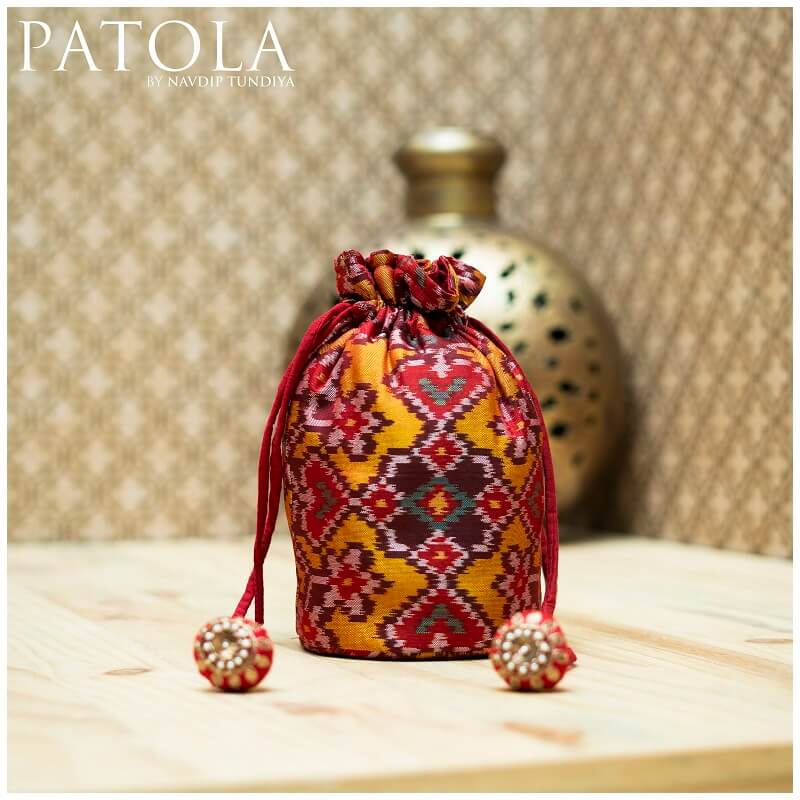 Single Ikkat Manekchowk Patola