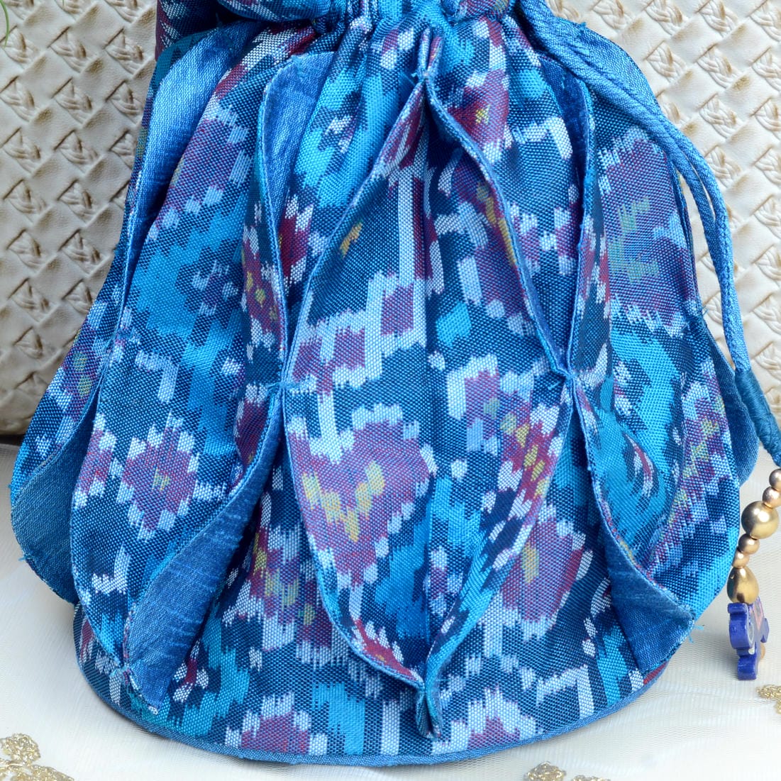 Single Ikat Patola Batwa