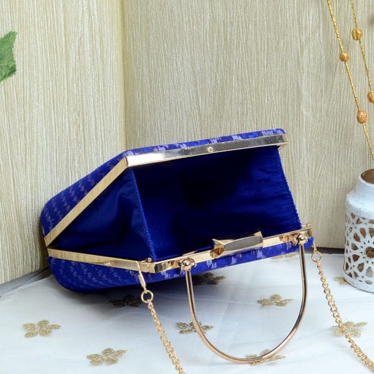 Single Ikat Patola Clutch