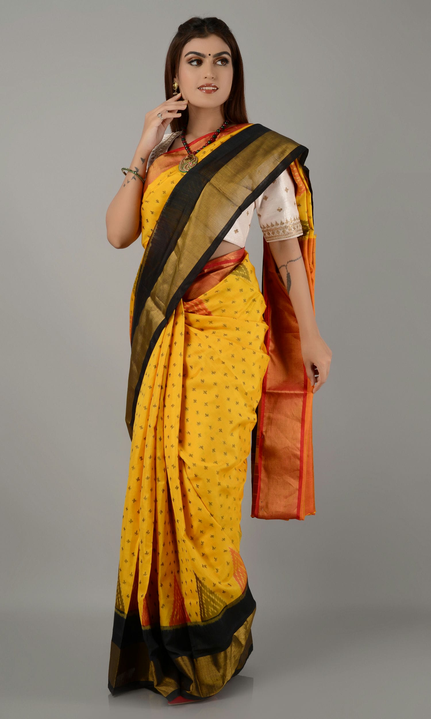 Rajkoti Patola Saree Triangle Border Bouti