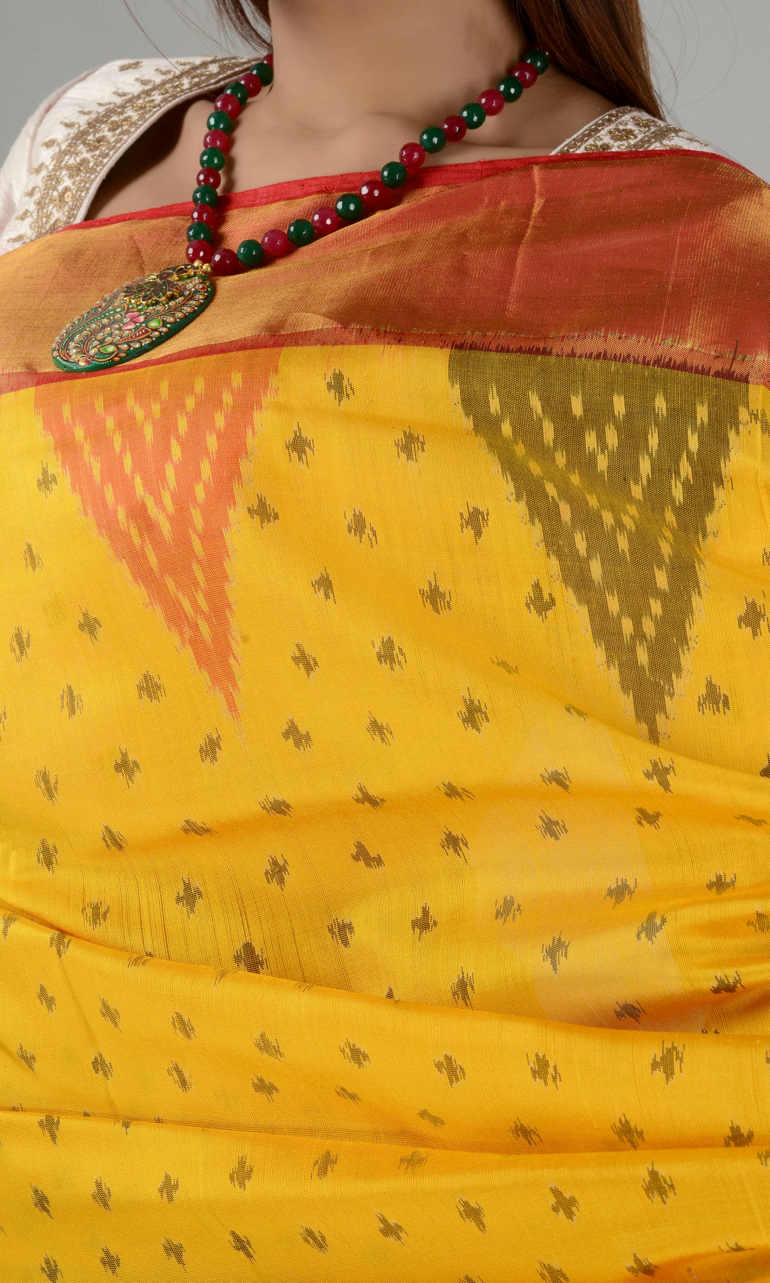 Rajkoti Patola Saree Triangle Border Bouti